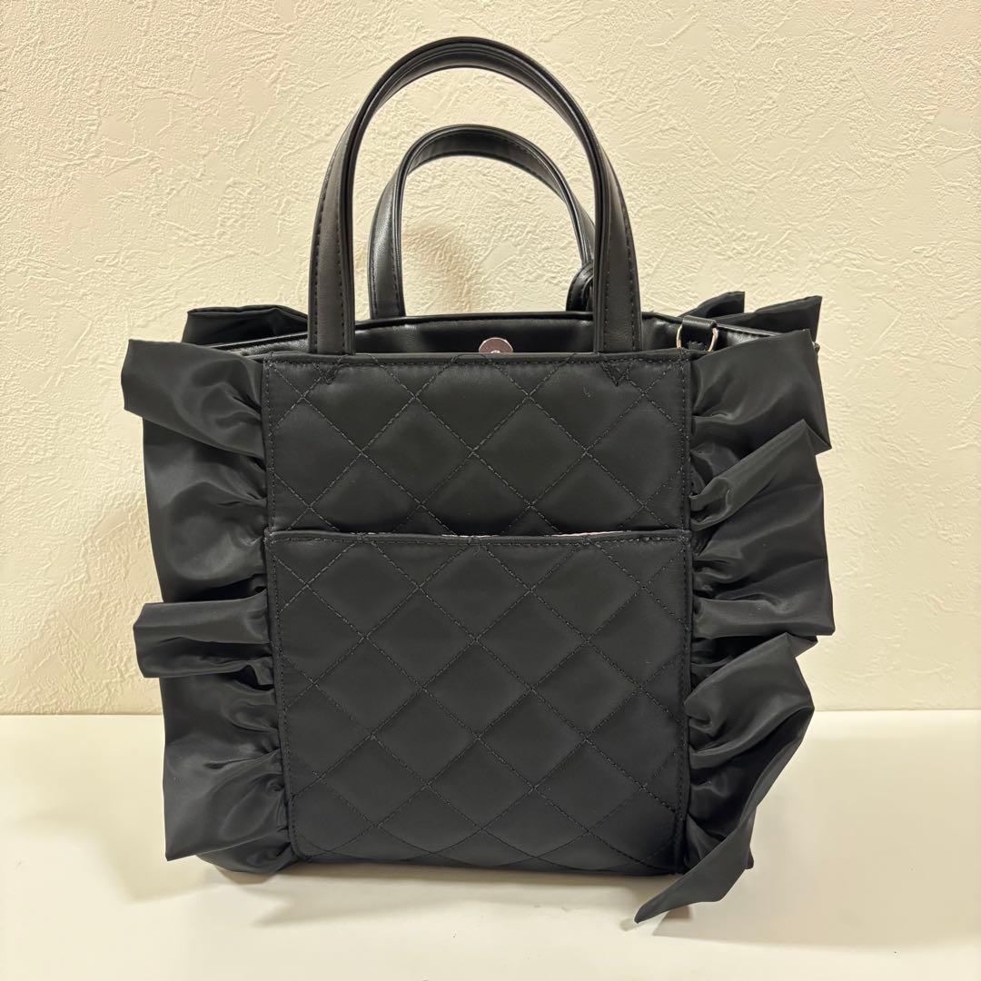 DIANA ダイアナ フリル付き キルティングバッグ ブラック