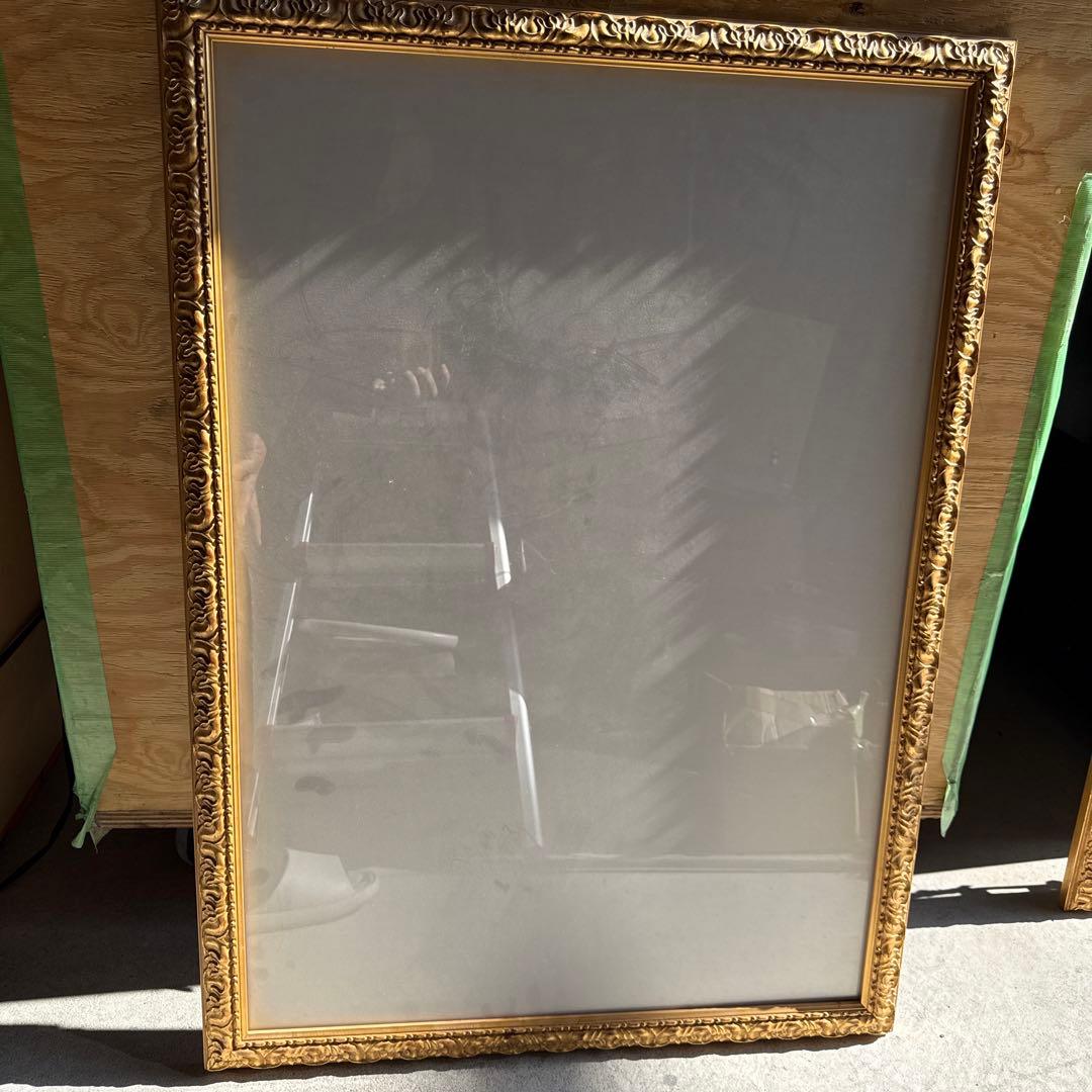 絵　ポスターアンティーク大きい額縁Ａ１ 金色装飾フレーム プラスチックガラス付き