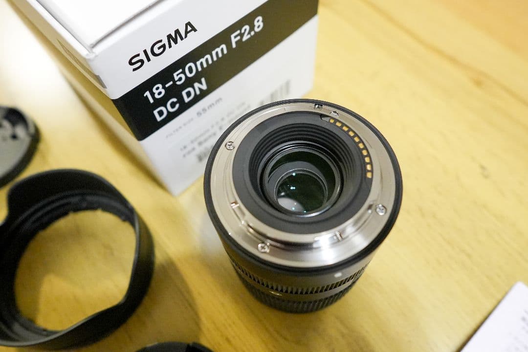 【美品】SIGMA 18-50mm F2.8 DC DN ソニーEマウント