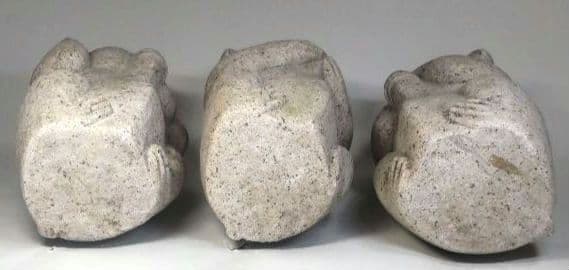 三猿の石像彫刻（見ざる、言わざる、聞かざる）