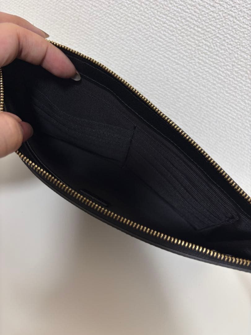 FURLA フルラ クラッチバッグ ポーチ ブラック レザー 美品 高級感