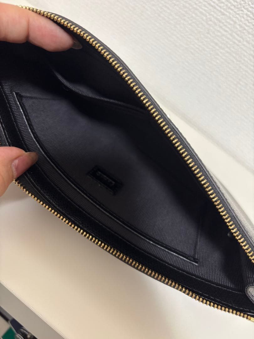FURLA フルラ クラッチバッグ ポーチ ブラック レザー 美品 高級感