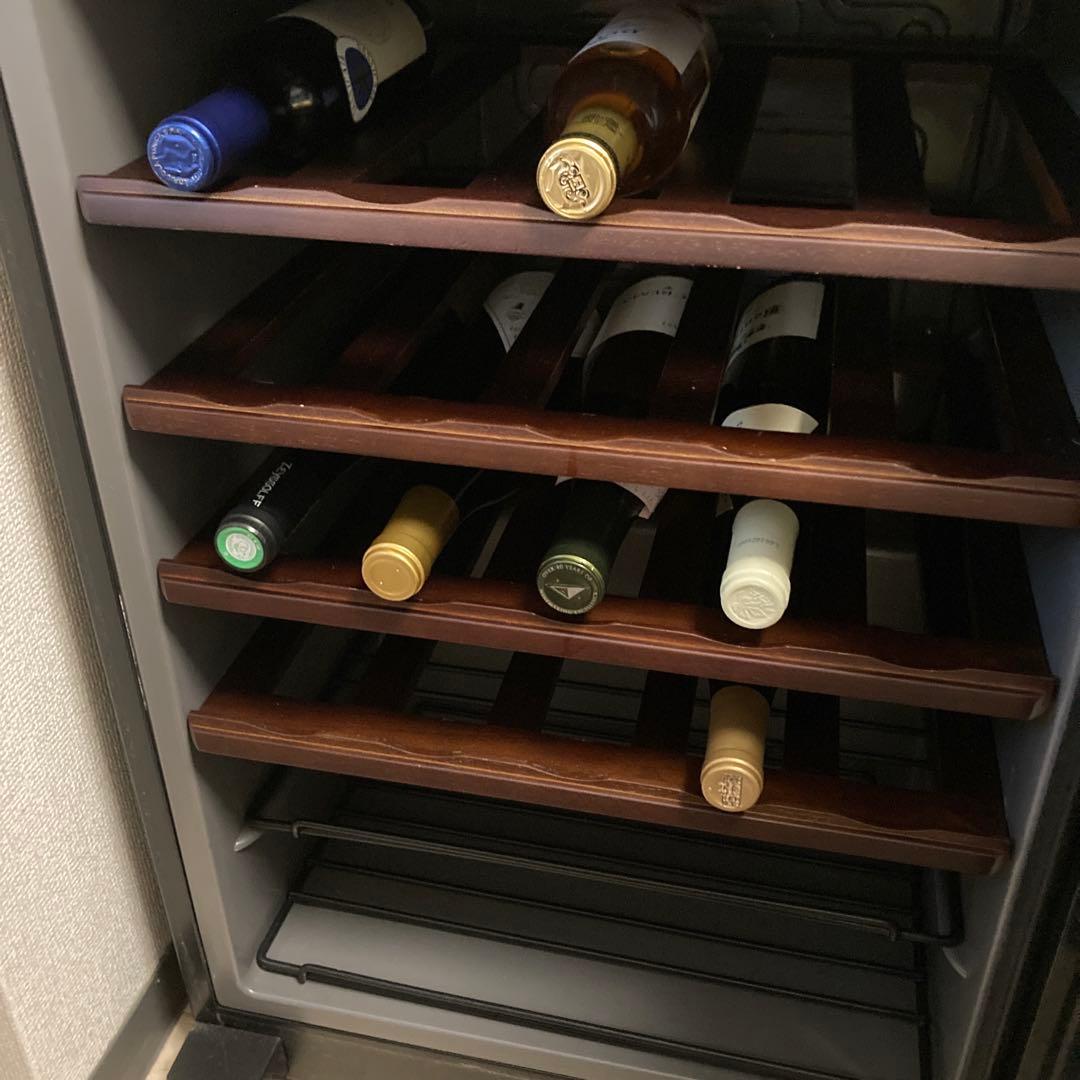 [中古]フォルスター　ワインセラー　FJC-85G(BK) 26本収納　右開き