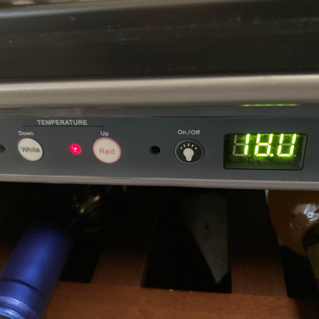 [中古]フォルスター　ワインセラー　FJC-85G(BK) 26本収納　右開き