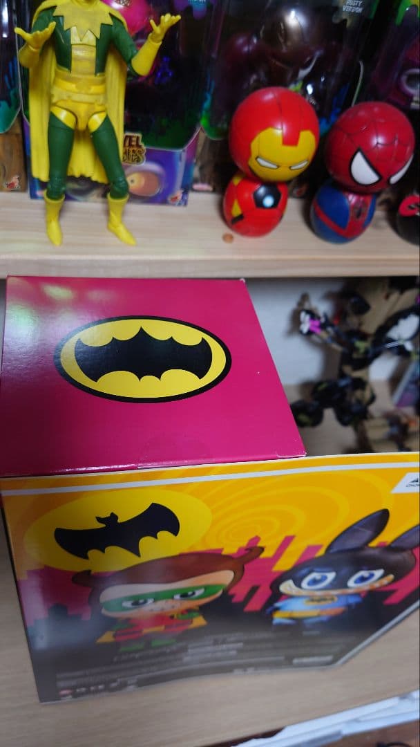 LABUBUバットマンのコスライダーpopmart　新品未開封