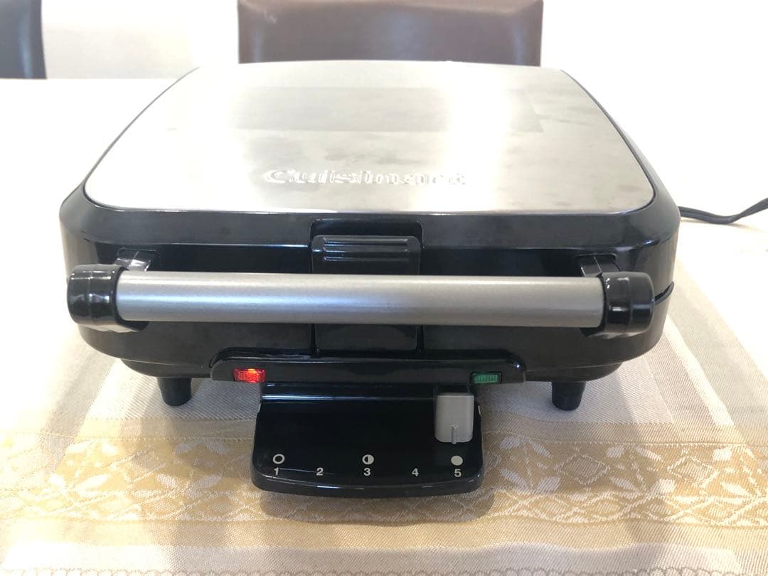 中古　クイジナート ４枚焼きワッフルメーカー WAF-100JBS