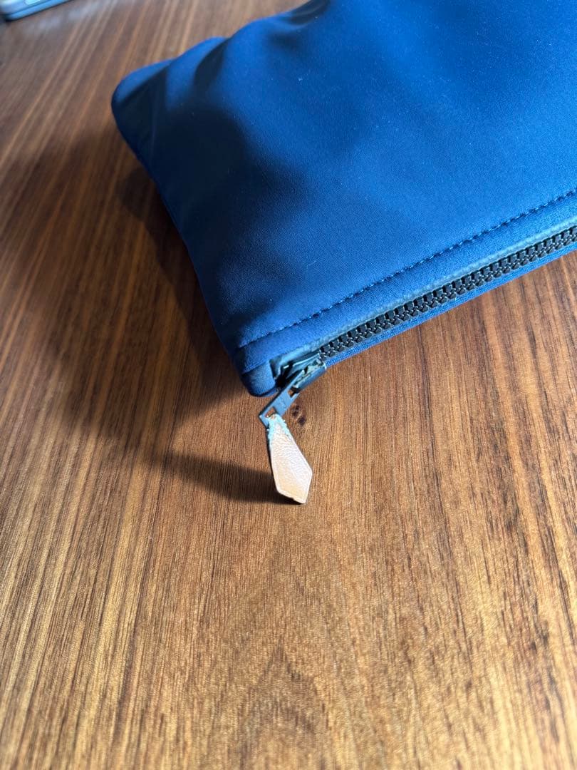 HERMÈS Bain ネイビー ポーチ