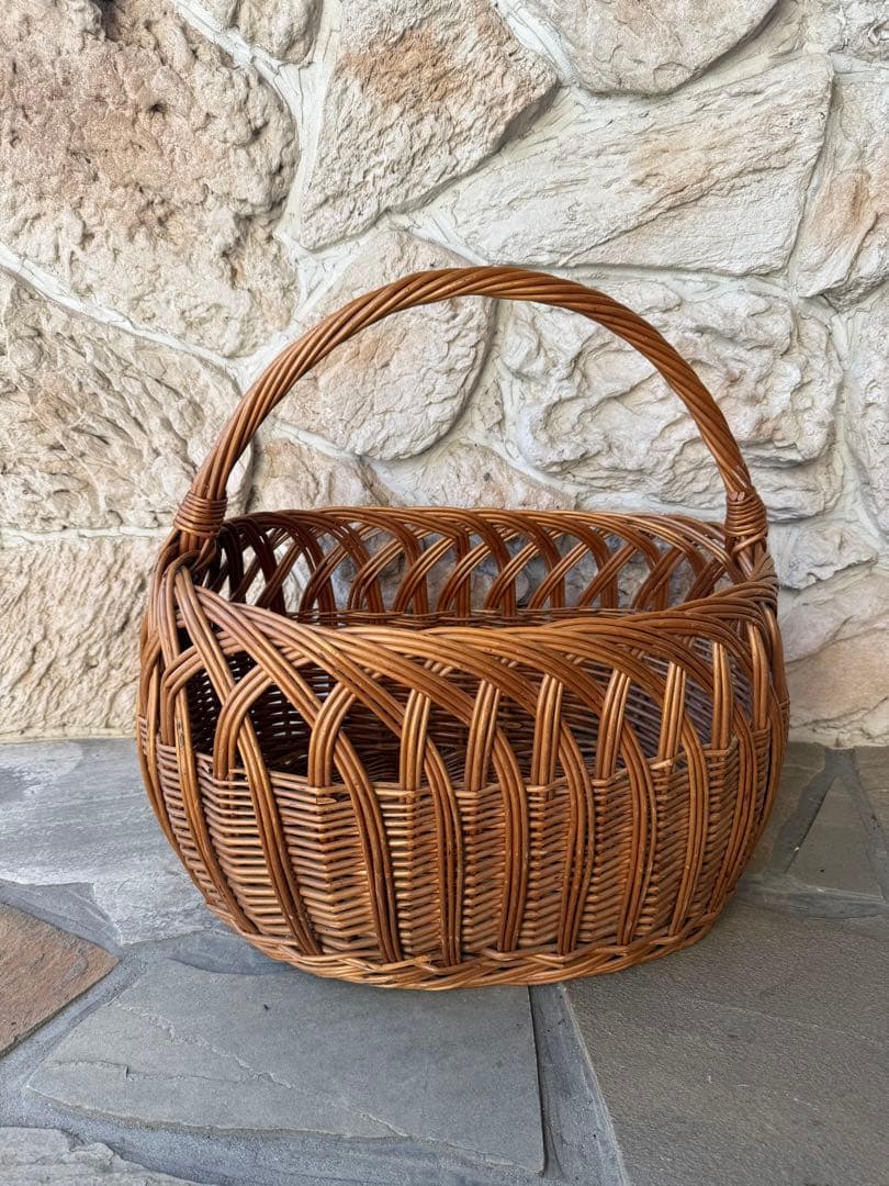 フランスアンティーク　ウィッカー製バスケット