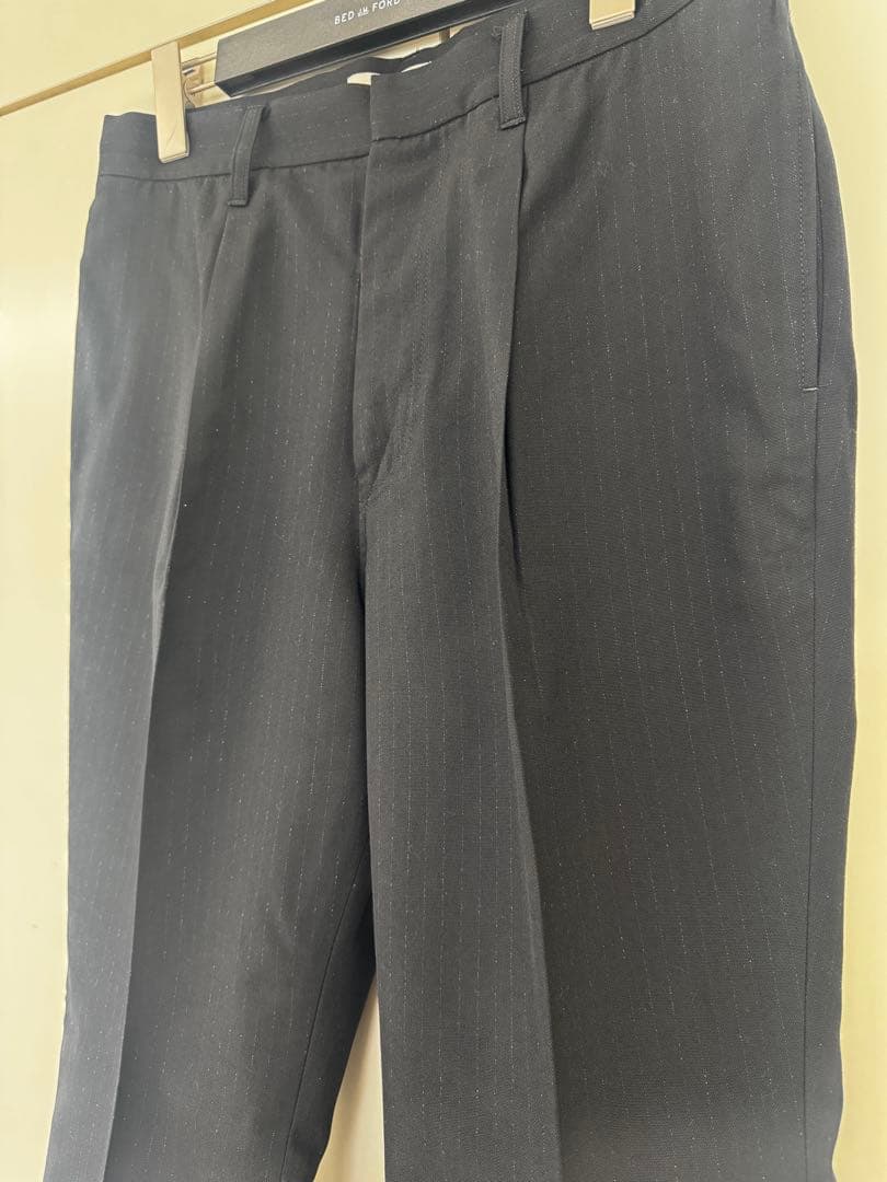 フレアパンツ　ラメ