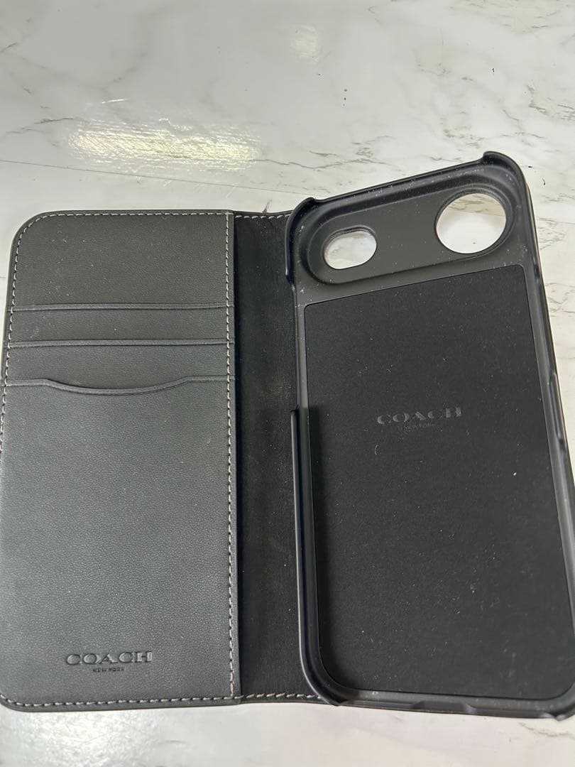 COACH iPhone用手帳型ケース グレー