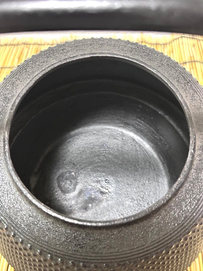 未使用品　南部伝統工芸士 及川寛治作真作保証　九重形１５型アラレ　南部鉄瓶　鉄瓶