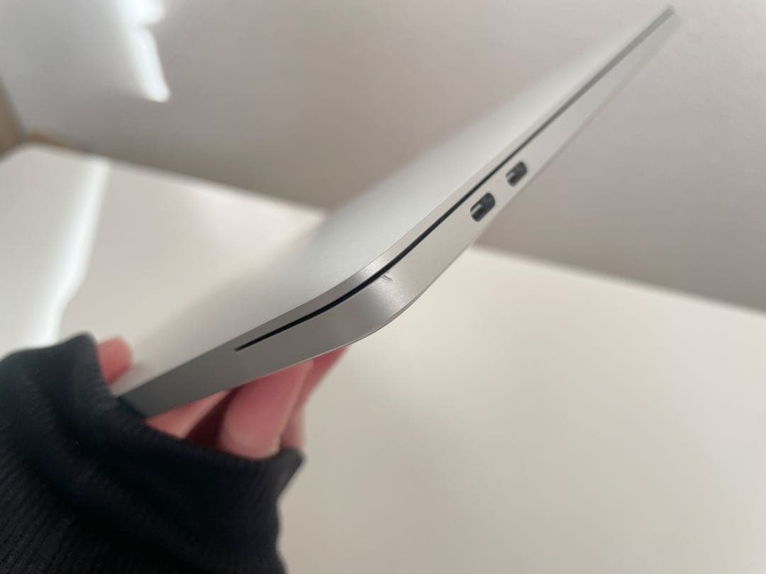 MacBookPro13インチ 2020 /8GB / 256GB / 充電器付