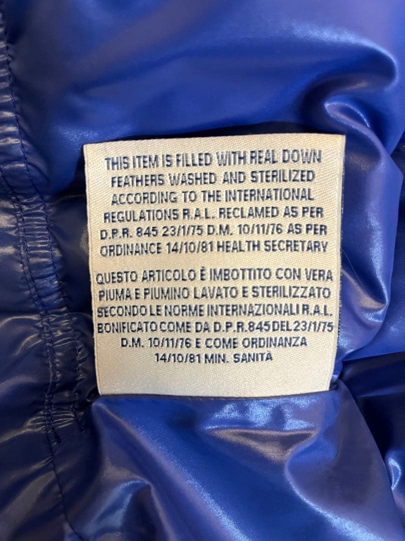 【美品】MONCLER ダウンジャケット