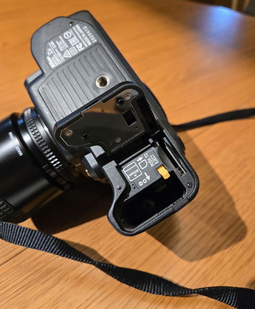 Nikon Df ゴールドエディション レンズ2本付き 【ショット数9351枚】