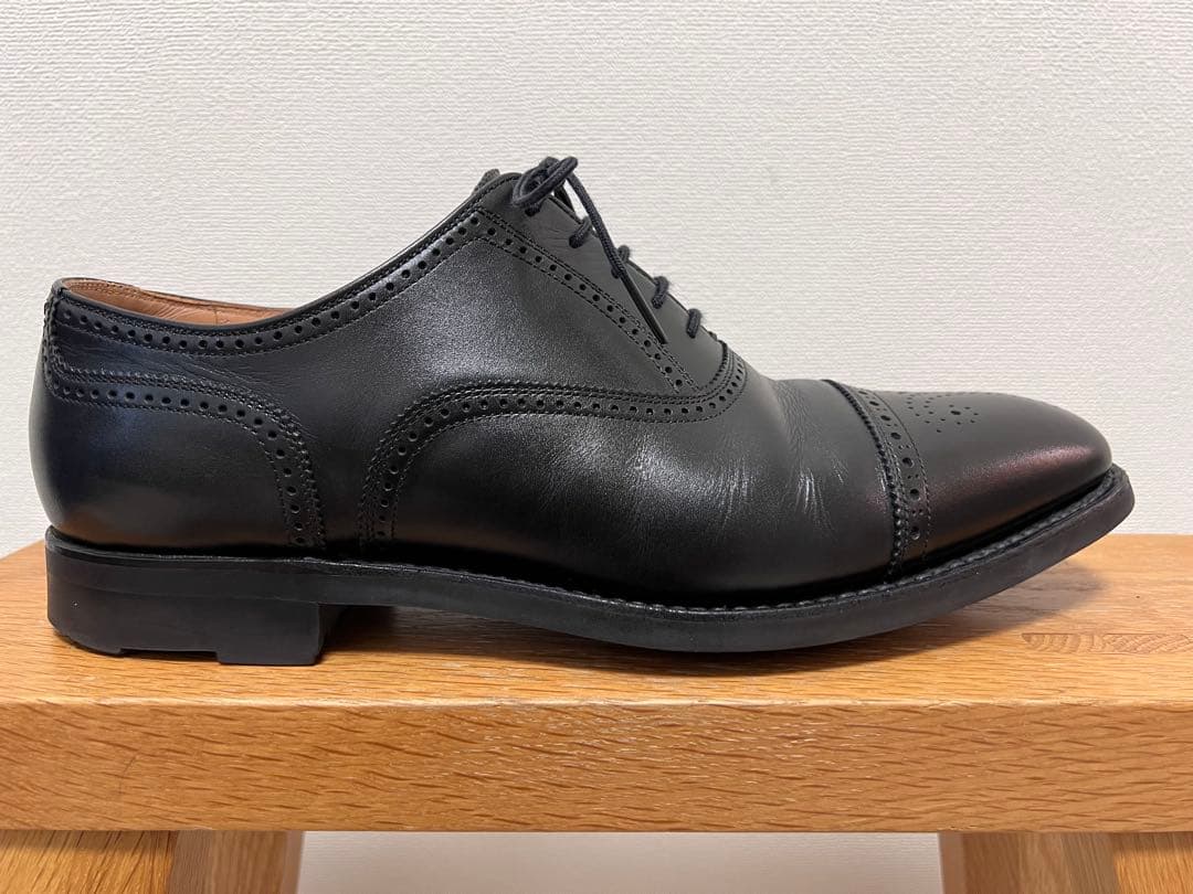 スコッチグレイン メダリオンデザインシューズ