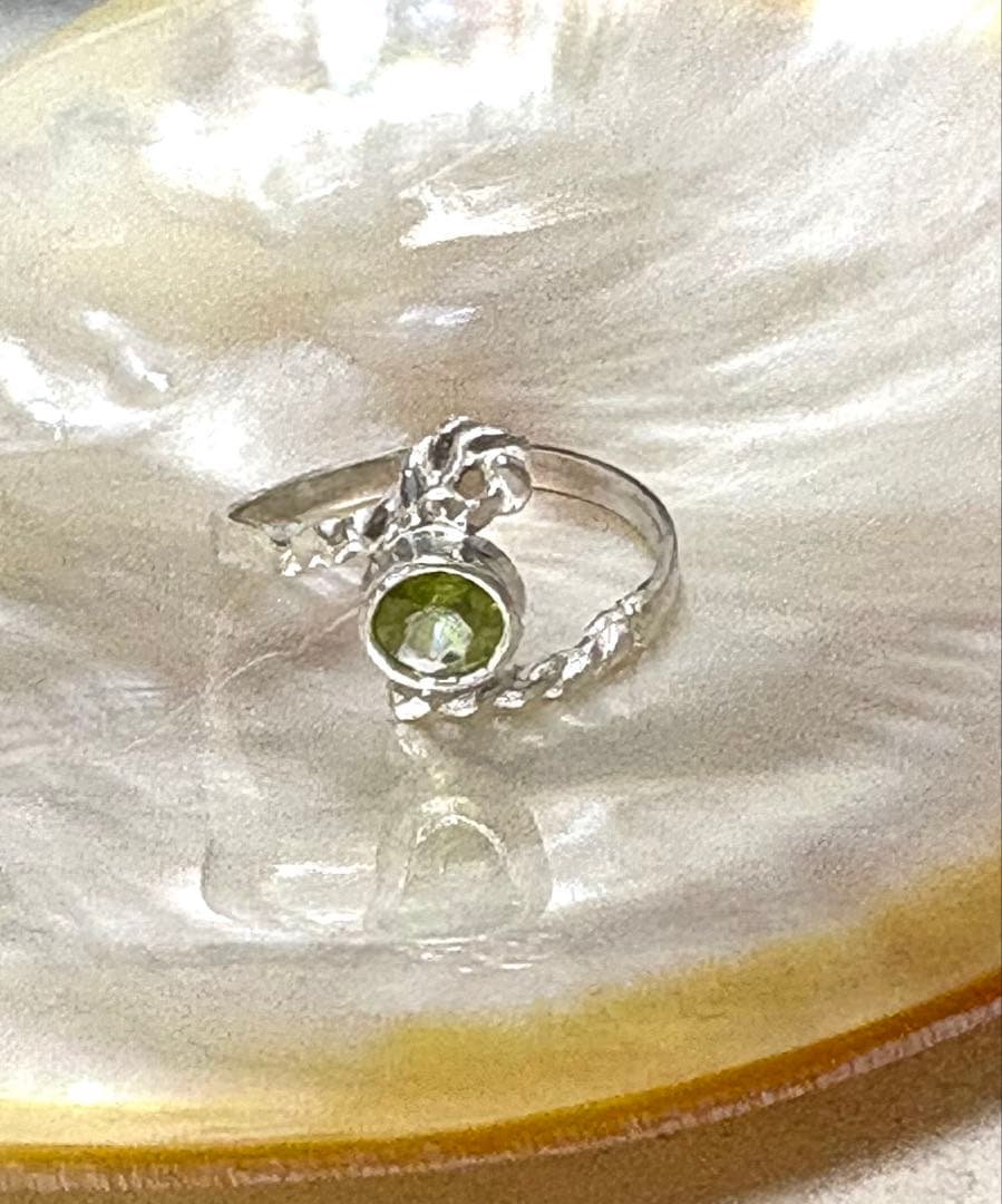 スフェーンのリング