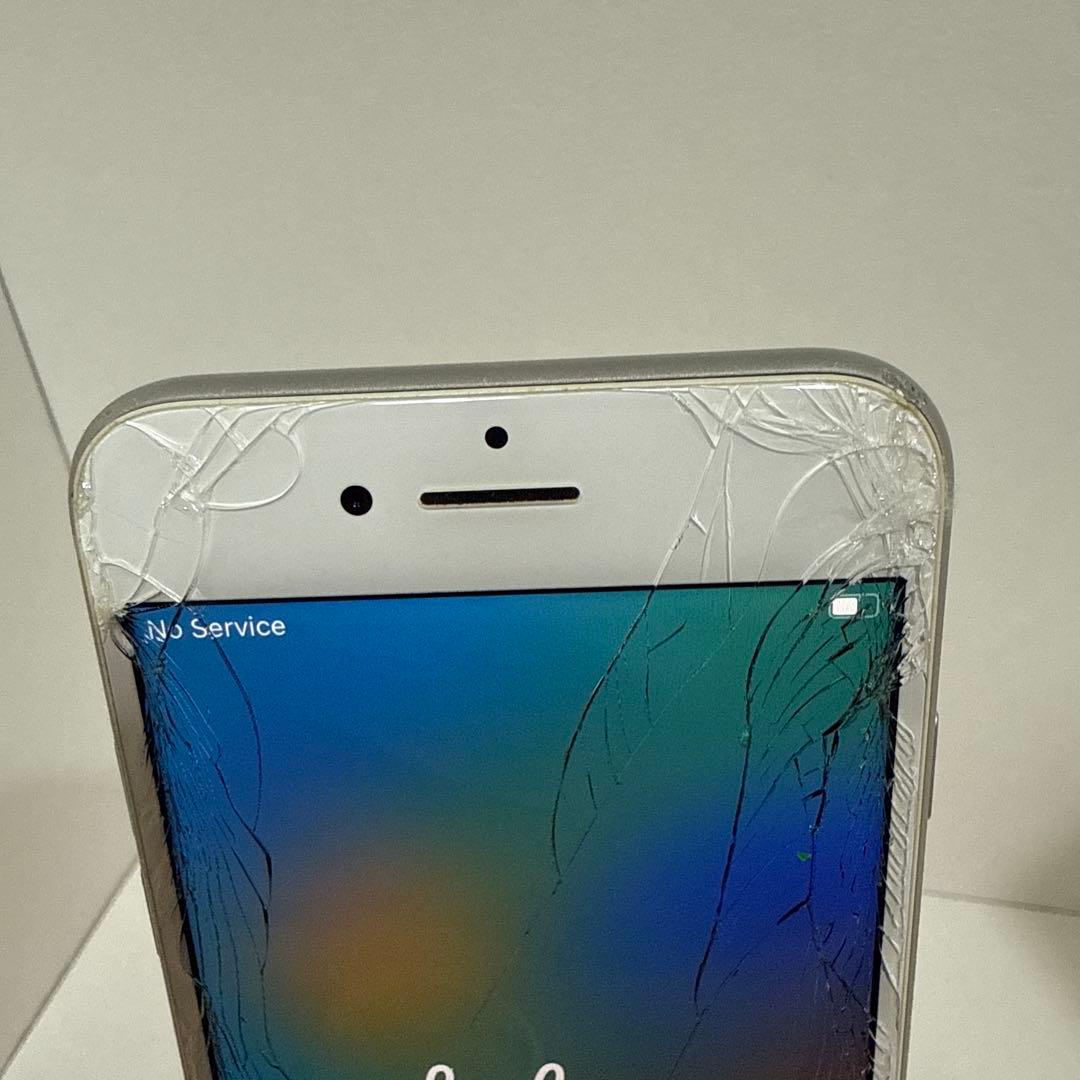 Apple iPhone8 64GB シルバー 本体 SIMフリー