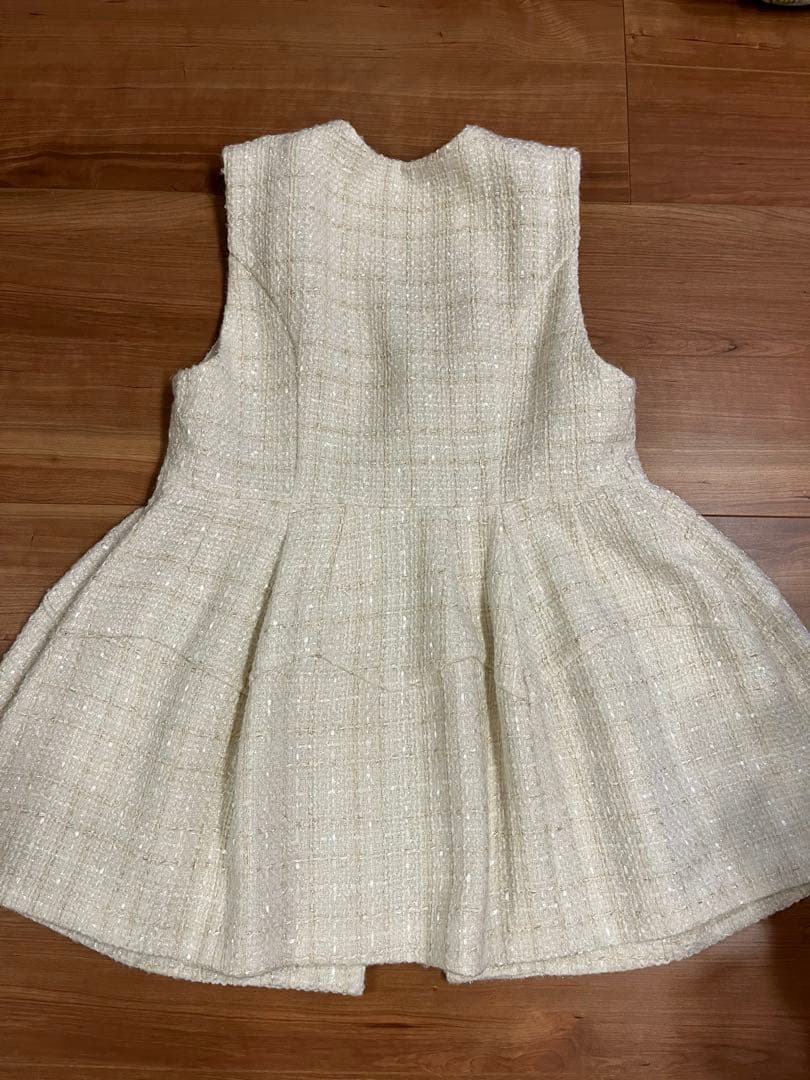 美品⭐︎CADUNEぺプラムツイードジレ 38 ベージュ