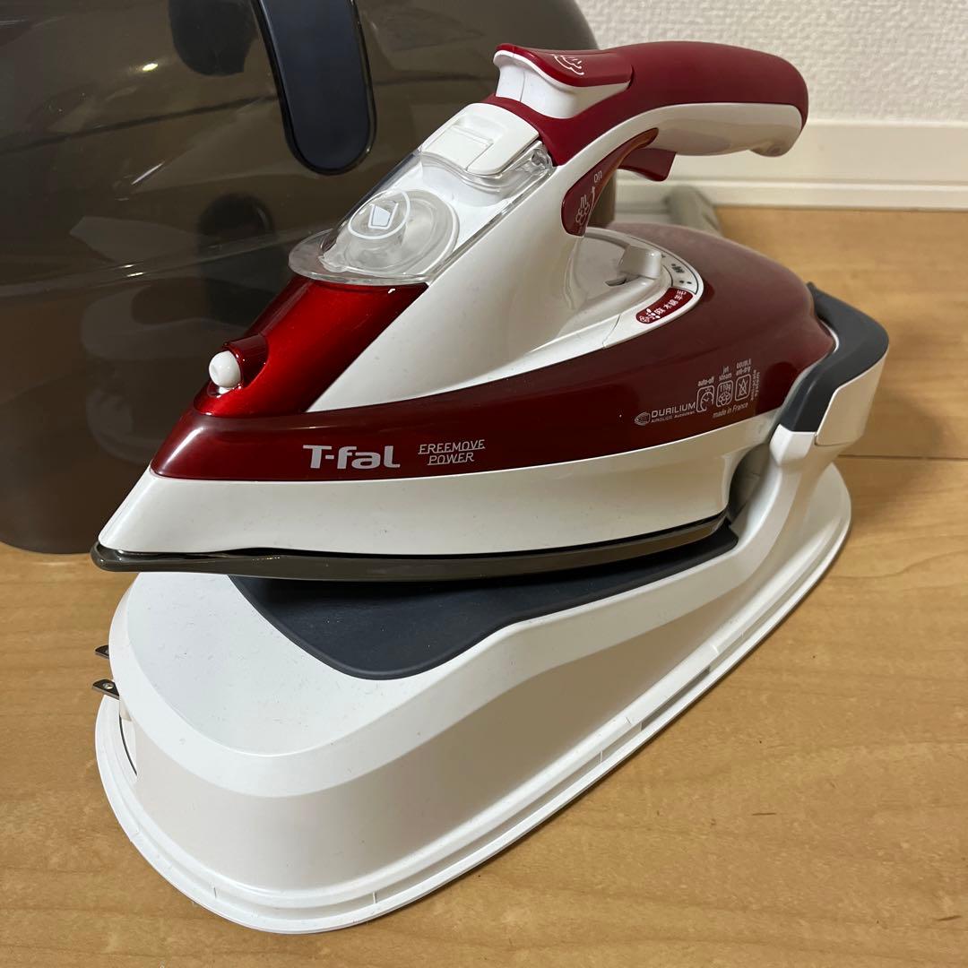 T-fal スチームアイロン 赤/白 収納ケース付き