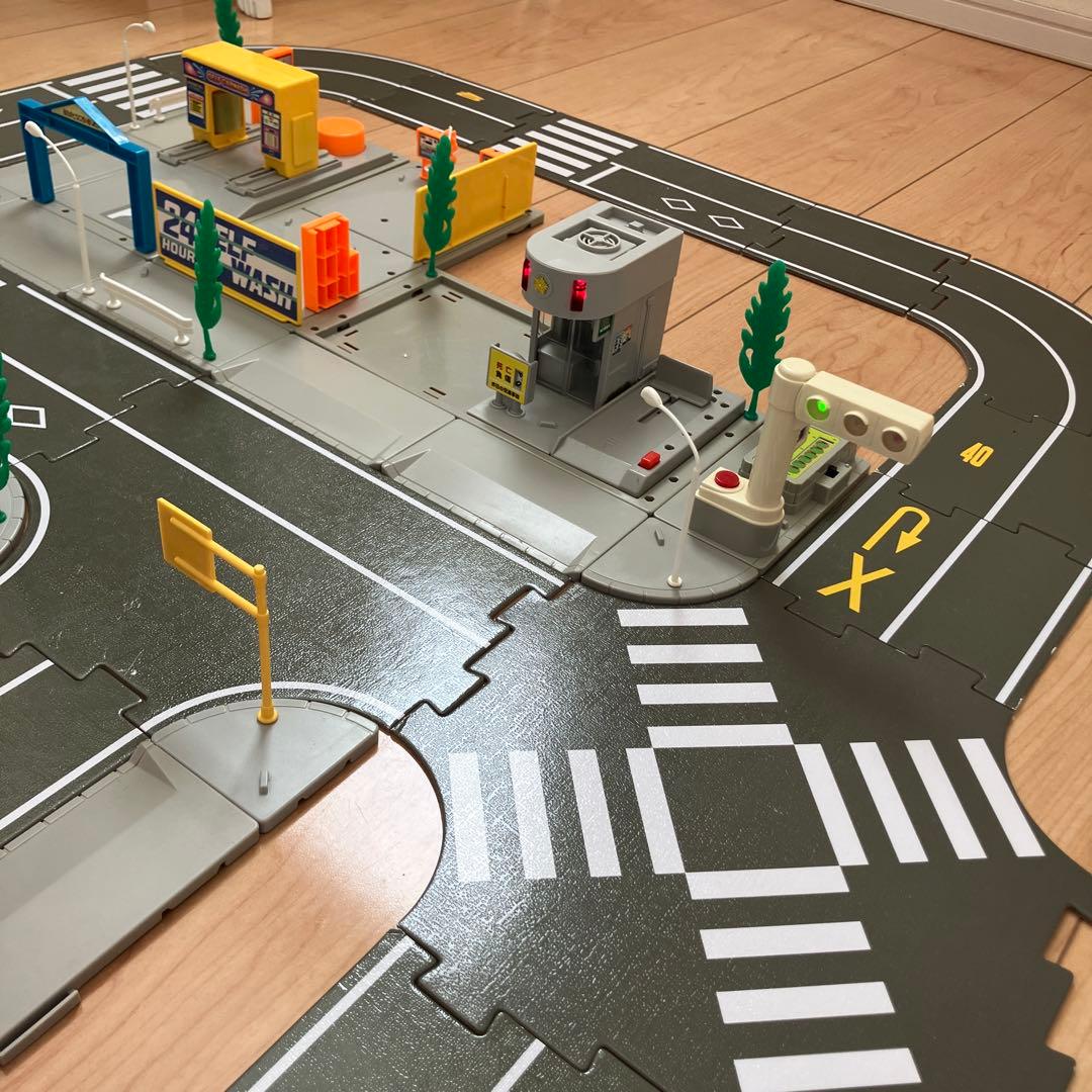 トミカタウン 洗車場 交番 駐車場 信号機×2 歩道橋 つながる道路