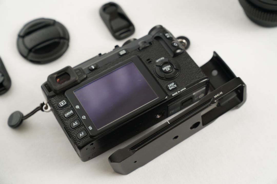 Fujifilm X-E1 ミラーレスカメラ NIKKORレンズほか 付属品多数