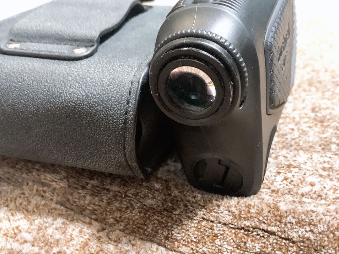Bushnell PRO XE ゴルフ用距離計 (ケース付き