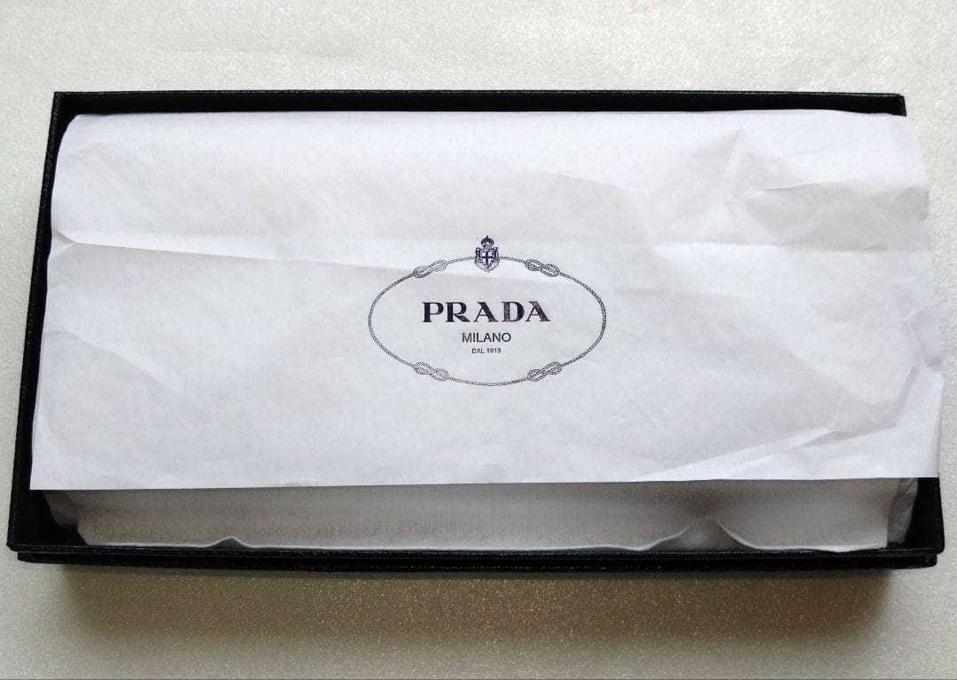 PRADA ブラック サフィアーノレザー 長財布