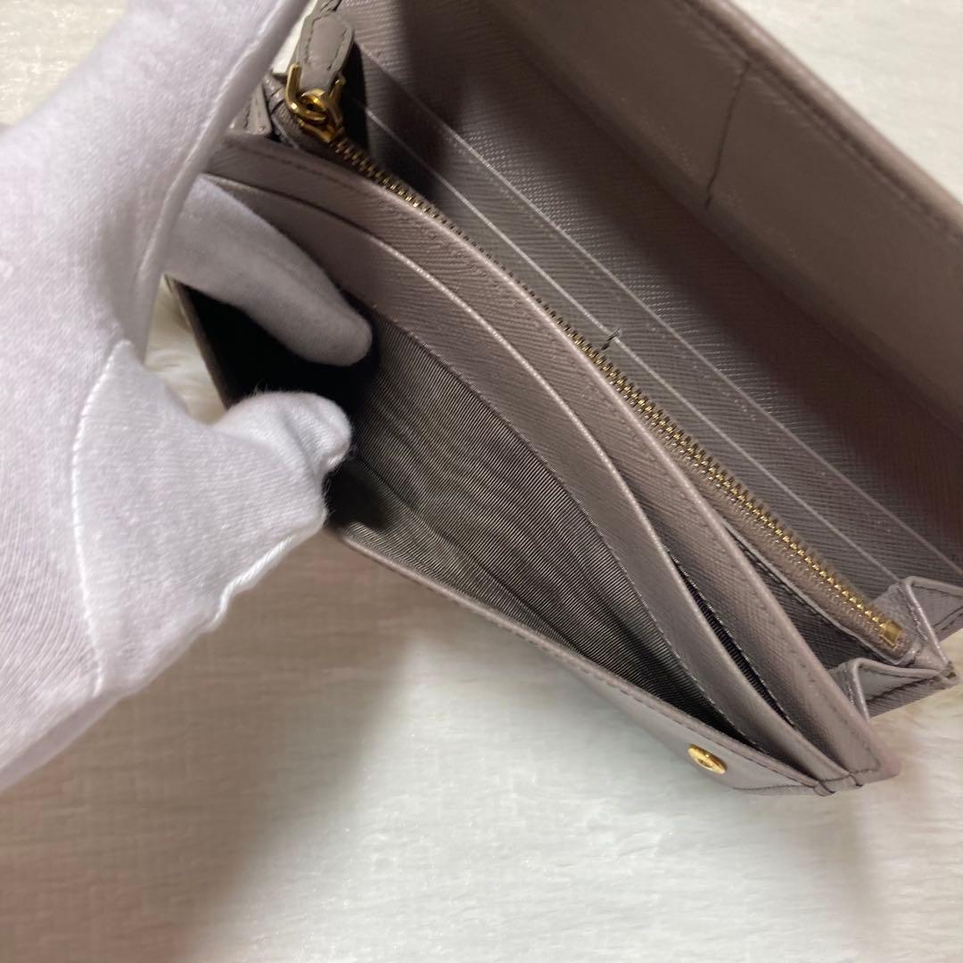 早い者勝ち　PRADA プラダ　二つ折り　長財布　グレー　ベージュ　即完売