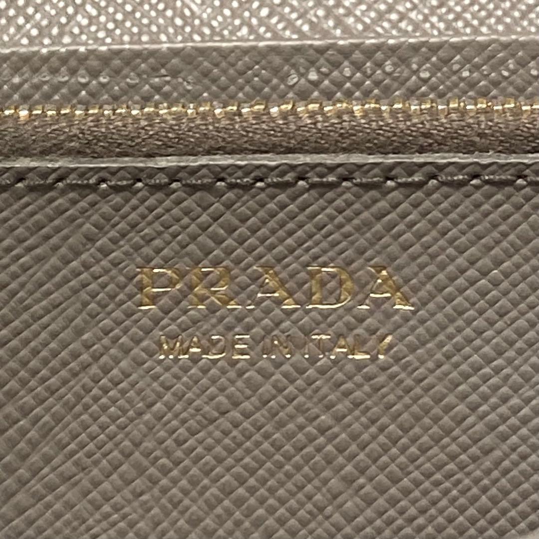 早い者勝ち　PRADA プラダ　二つ折り　長財布　グレー　ベージュ　即完売