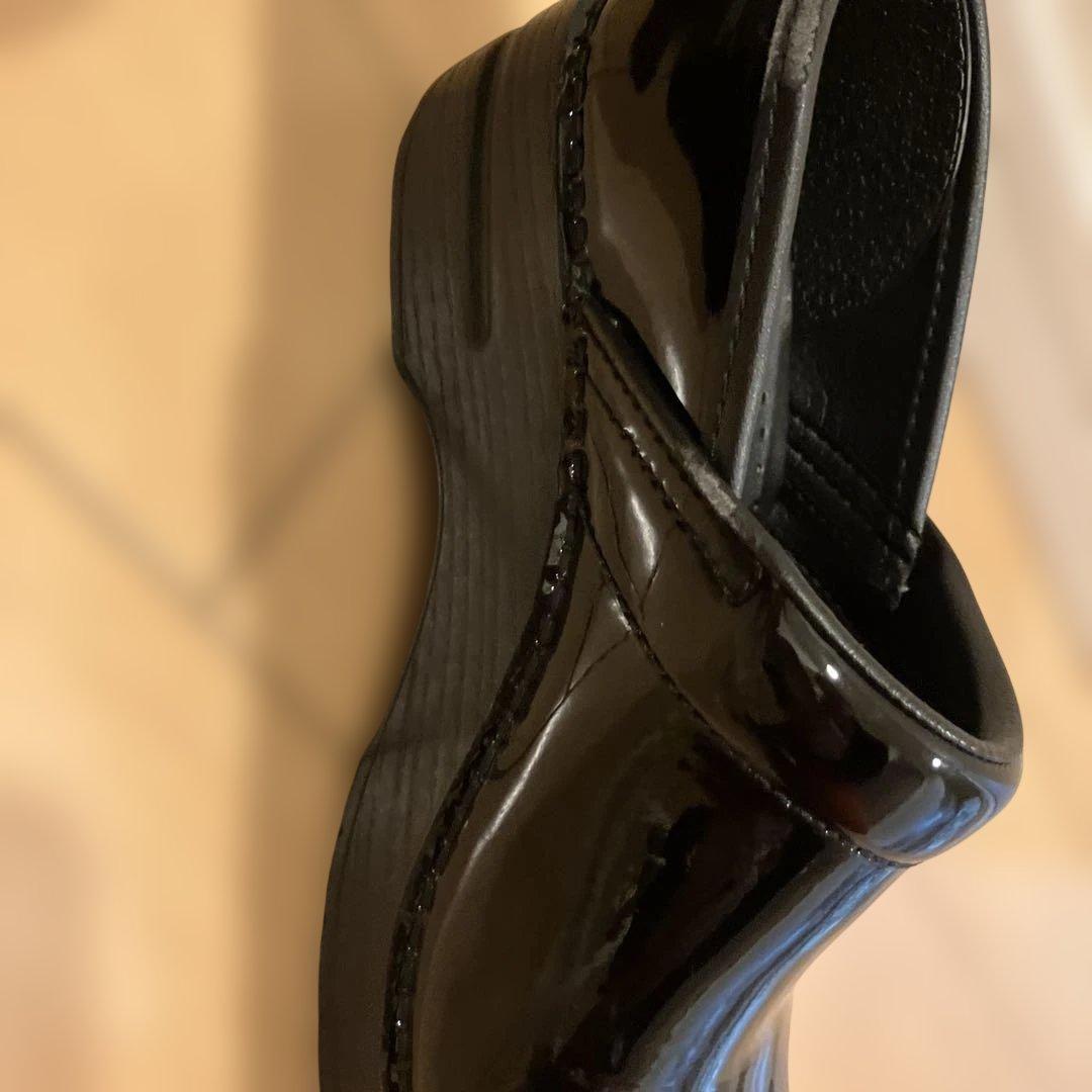 ダンスコ　36 ブラックサボサンダル TPUヒールカウンター