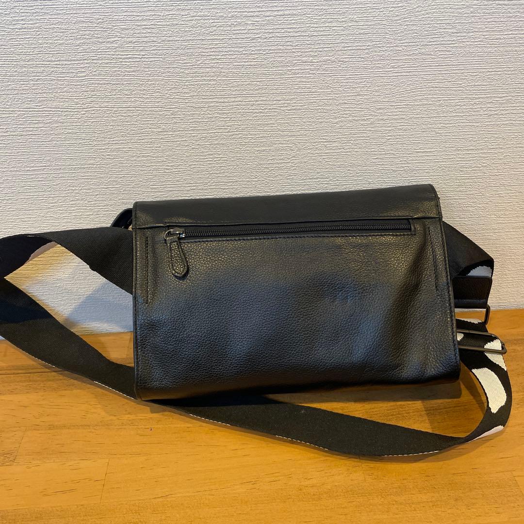 イアパピヨネ　ワイドテープ　ショルダーバッグ　ボディバッグ　ダルメシアン