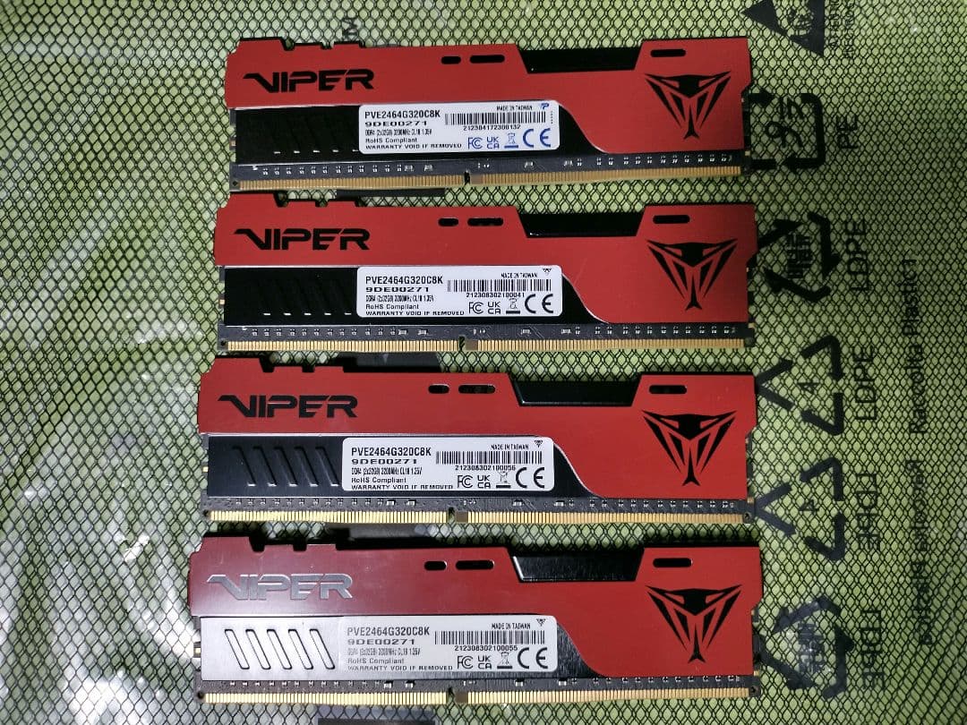 デスクトップ用メモリ 128GB(32x4枚) DDR4-3200MHz
