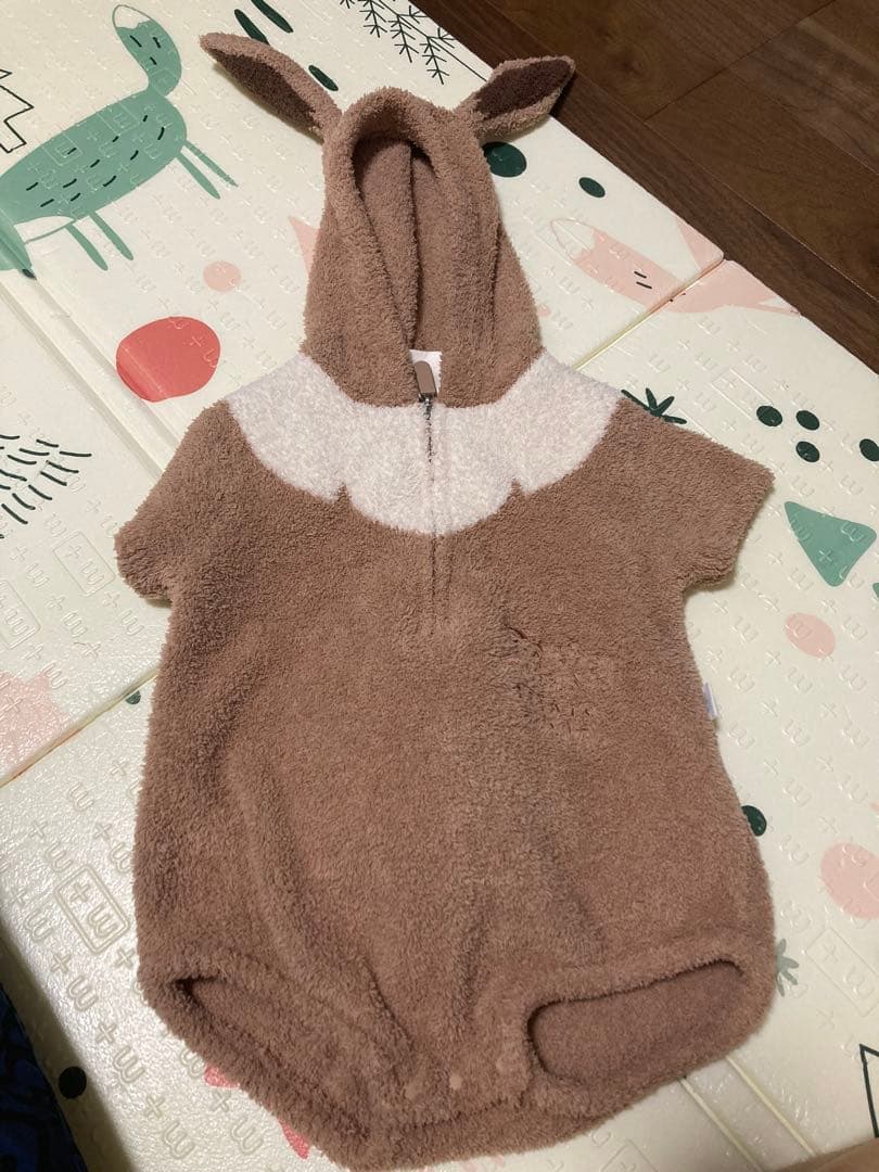 【riko】ジェラートピケ　イーブイ　ロンパース 80-90サイズ