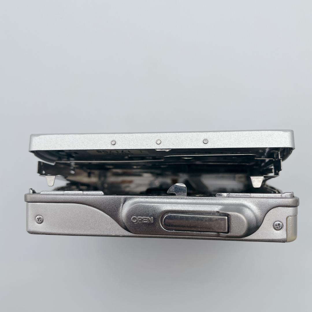 【美品】SONY 録音再生MDウォークマン MZ-R909 シルバー 動作品