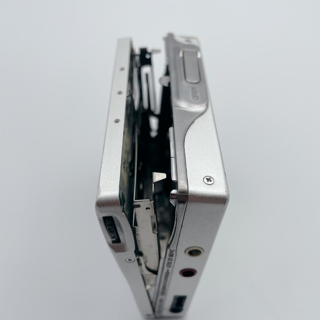 【美品】SONY 録音再生MDウォークマン MZ-R909 シルバー 動作品