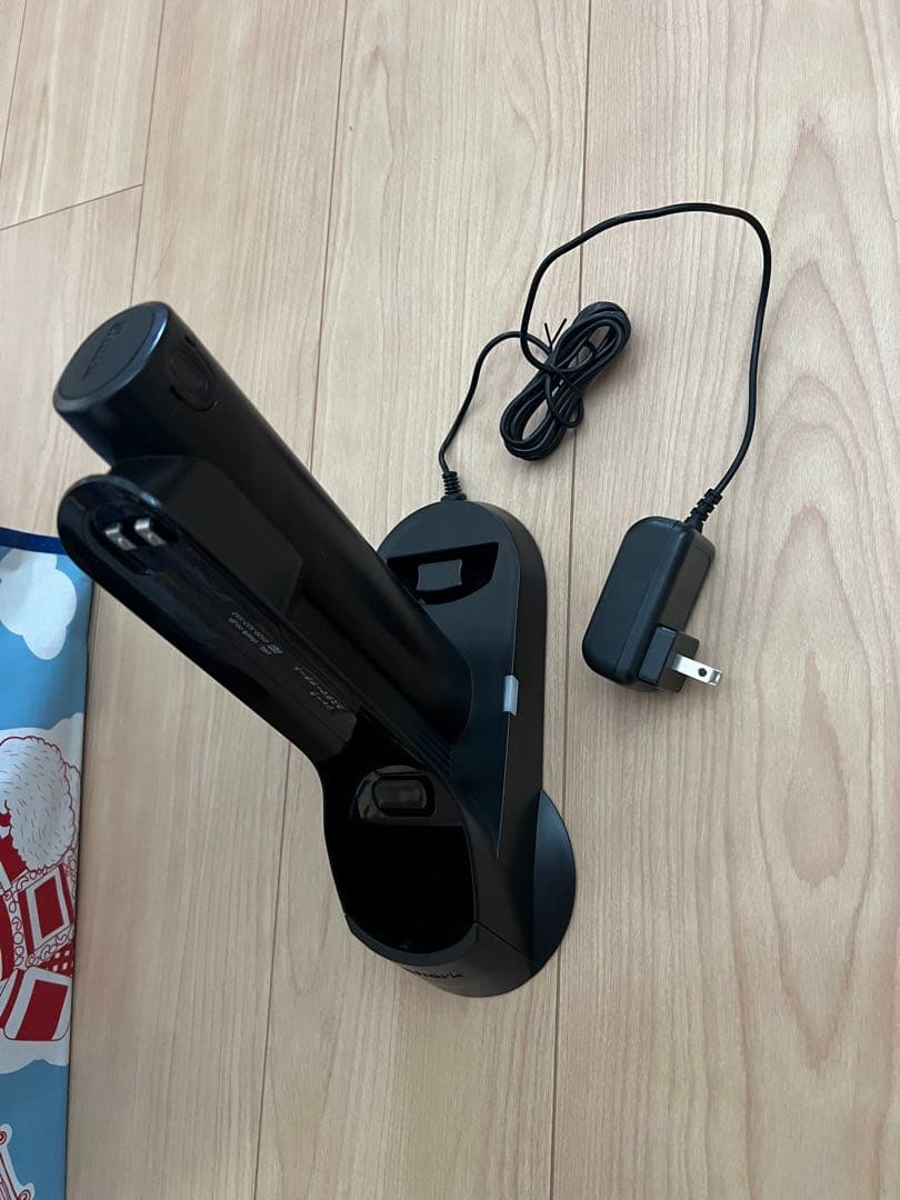 M*i様 Shark EVOPOWER W30 充電式 ハンディクリーナー