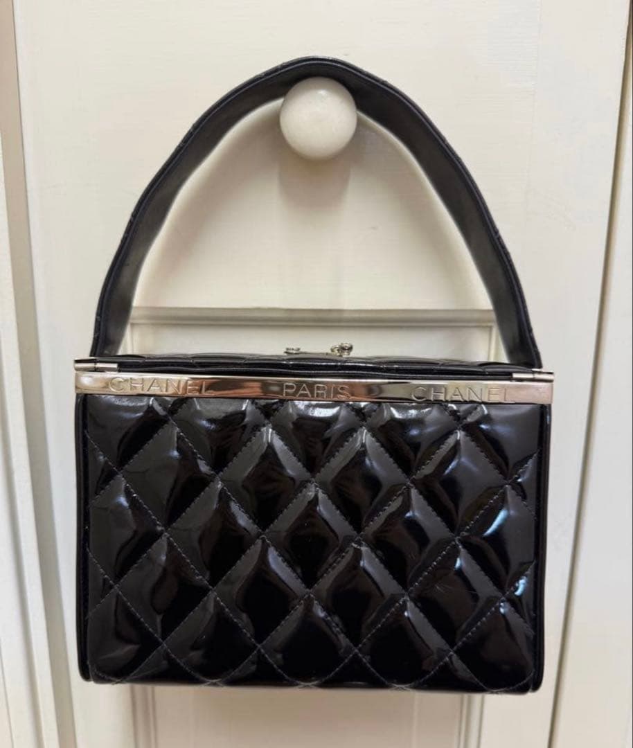 ヴィンテージ　CHANEL パーティーバッグ　エナメル　ブラック
