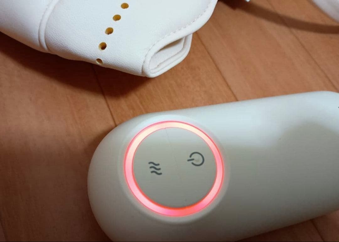 CHILLMET（チルメット）　NIPLUX 目元ヘッドスパ　定価17,600円