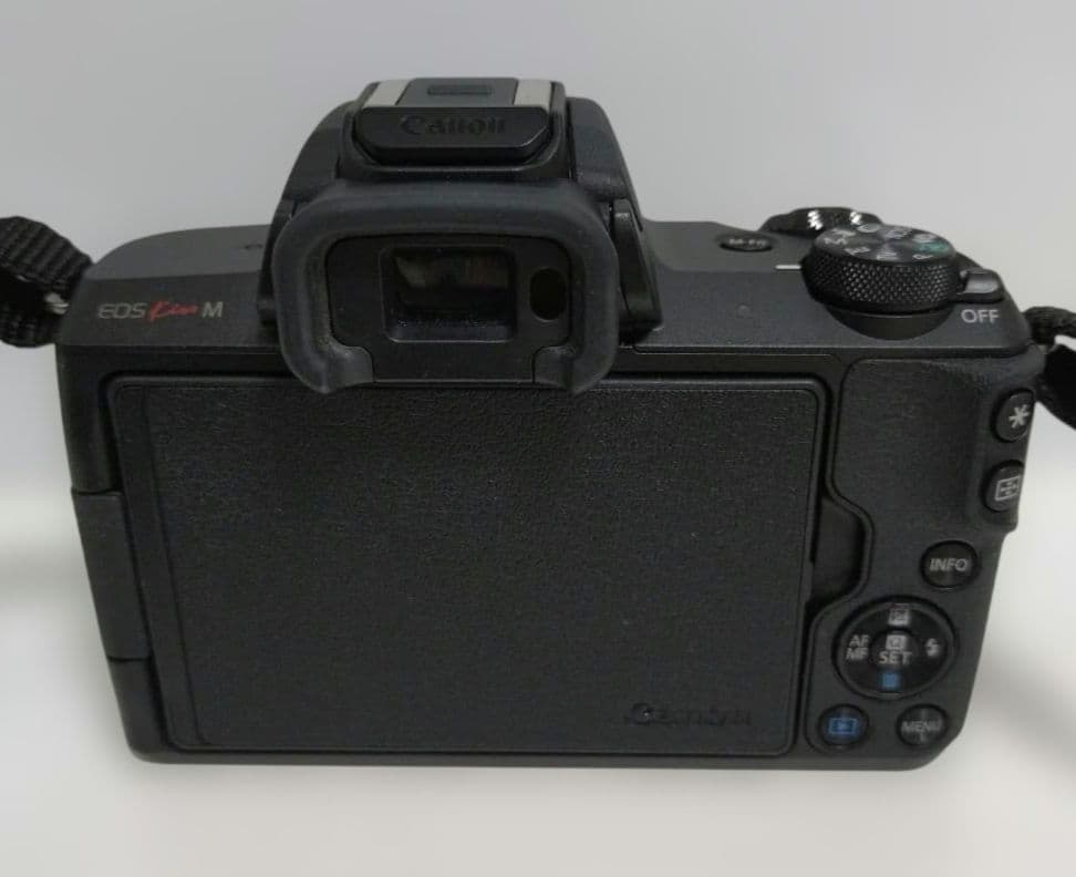 【美品】【使用度少なめ】Canon EOS kiss M 標準レンズ