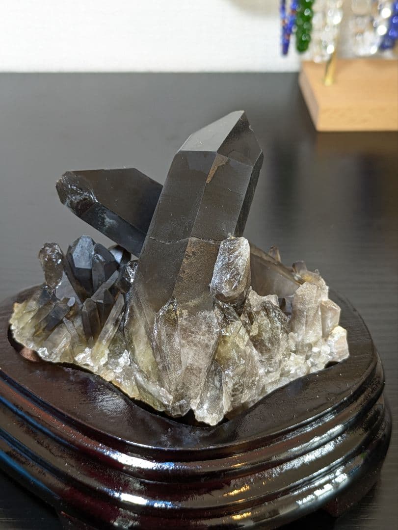 新年セール✨高品質✨ モリオンクラスター 木製台座付き