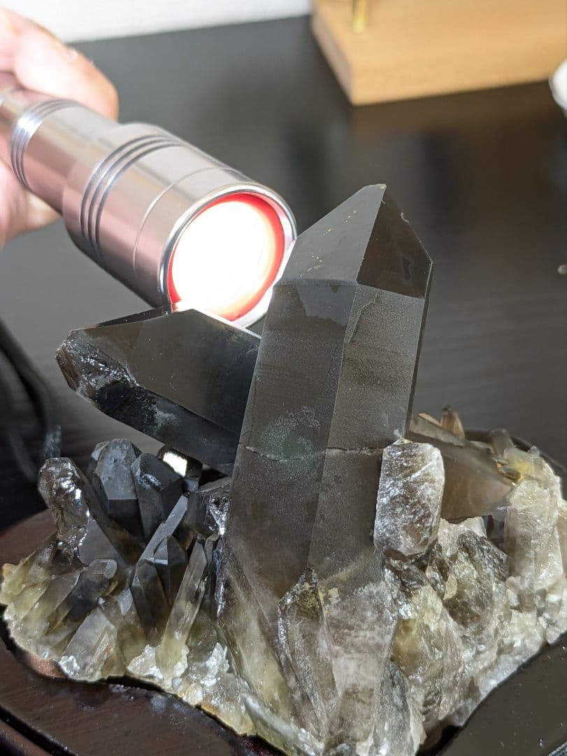 新年セール✨高品質✨ モリオンクラスター 木製台座付き