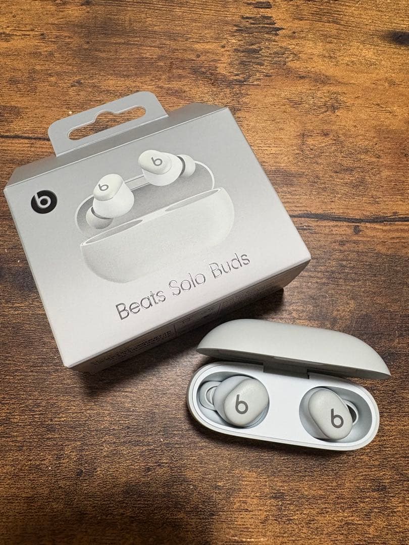 イヤホン Beats Solo Buds