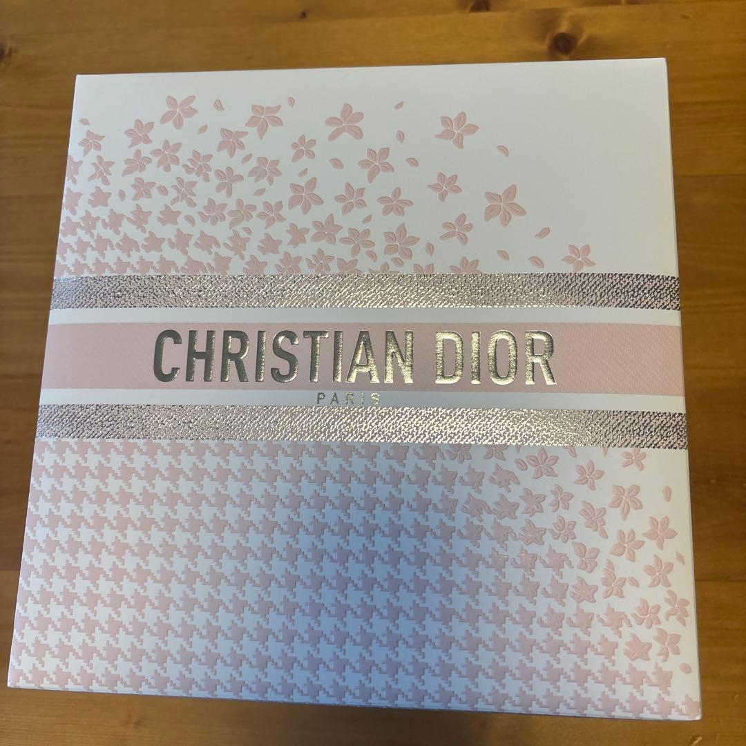 未開封　Dior プレステージ ル ゴマージュ　洗顔料