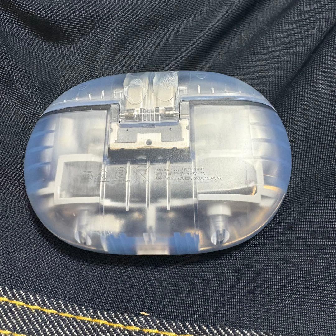 Beats Studio Buds + トランスペアレント　スケルトン