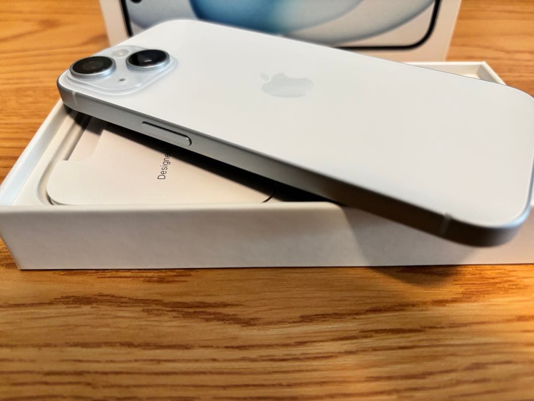 美品Apple iPhone 15 本体 ブルー　128GB