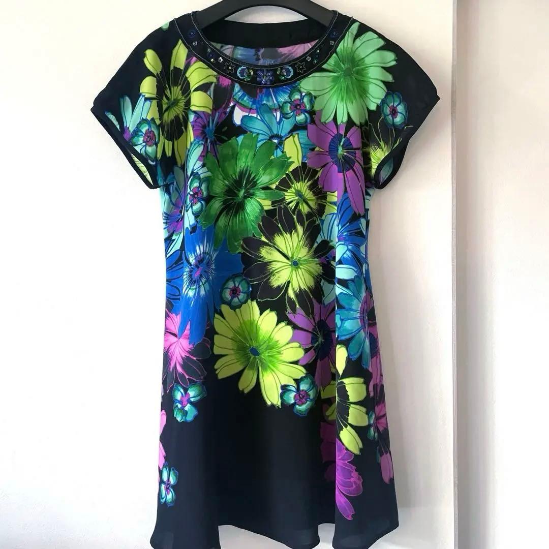 トクコプルミエヴォル花柄ビーズ装飾チュニックワンピース