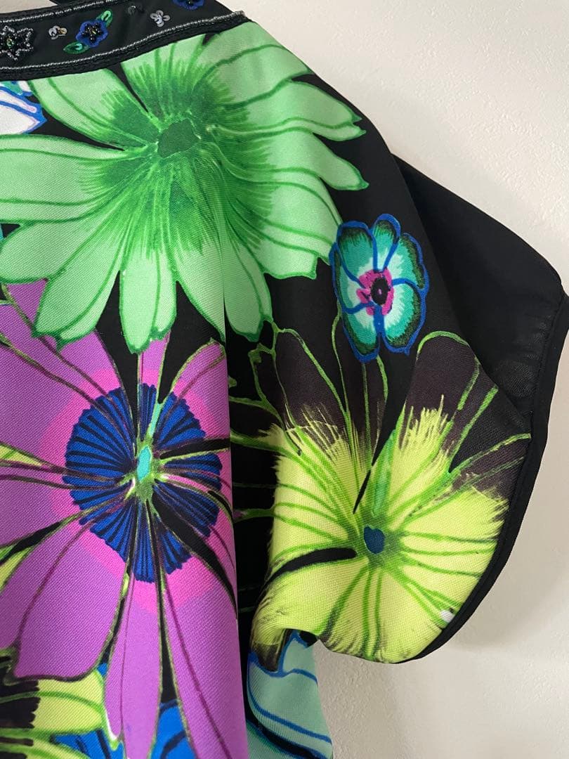 トクコプルミエヴォル花柄ビーズ装飾チュニックワンピース