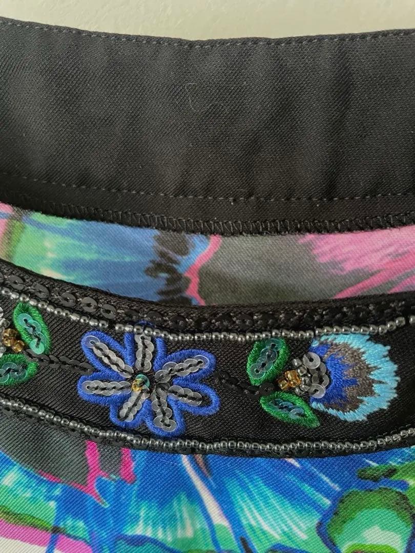 トクコプルミエヴォル花柄ビーズ装飾チュニックワンピース