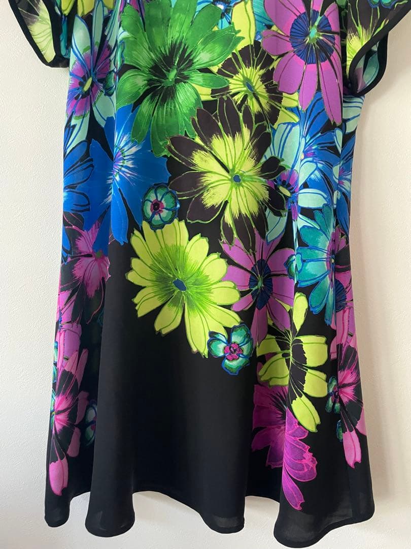 トクコプルミエヴォル花柄ビーズ装飾チュニックワンピース