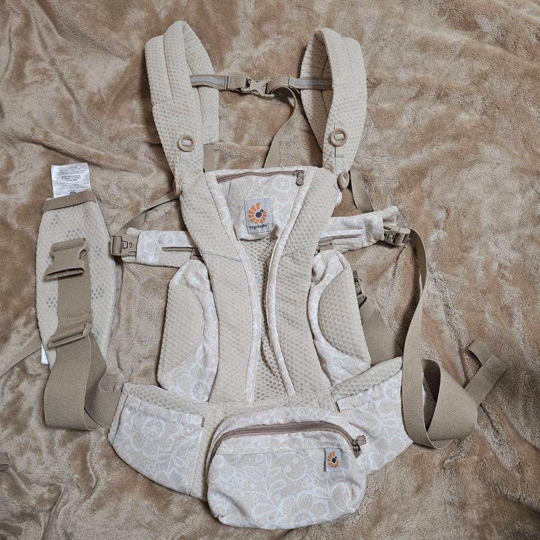 【nyan】エルゴベビーオムニブリーズ　クリームフラワーレース